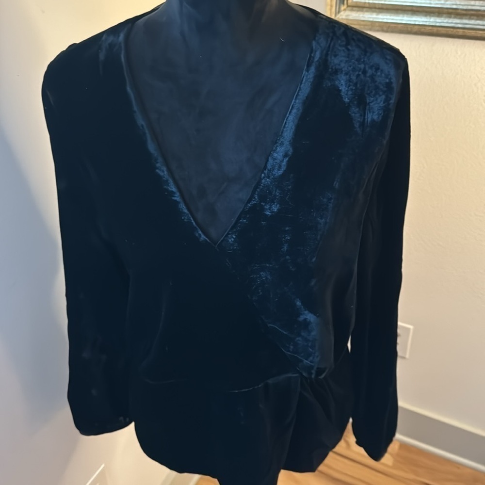 J. Crew black velvet faux wrap up long sleeves v cleavage top blouse Sz 14